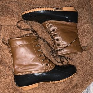 Women’s rubber soled boots